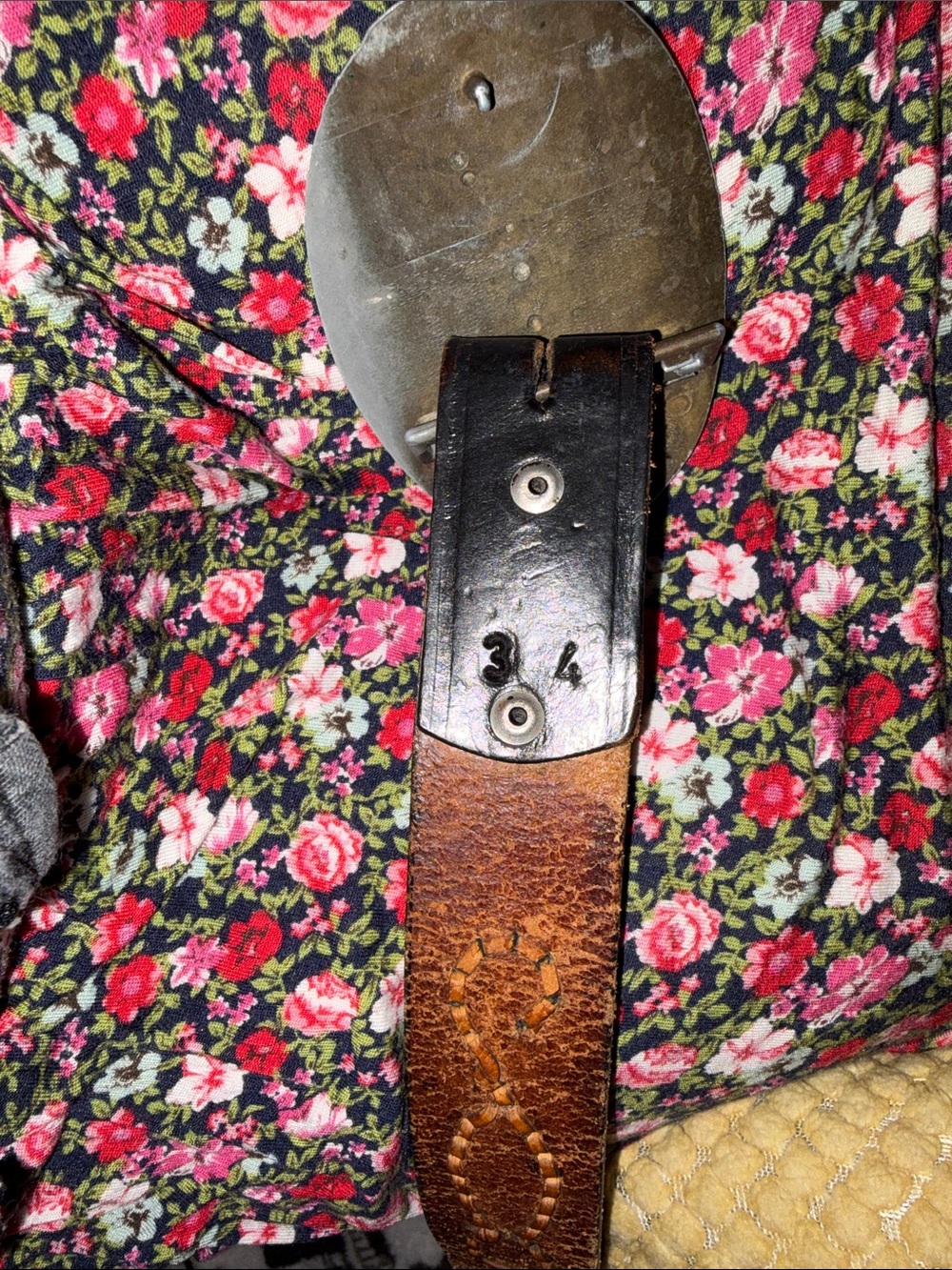 Western Leather Belt with Oval Floral Concho - Brown/black - Picture 5 of 5